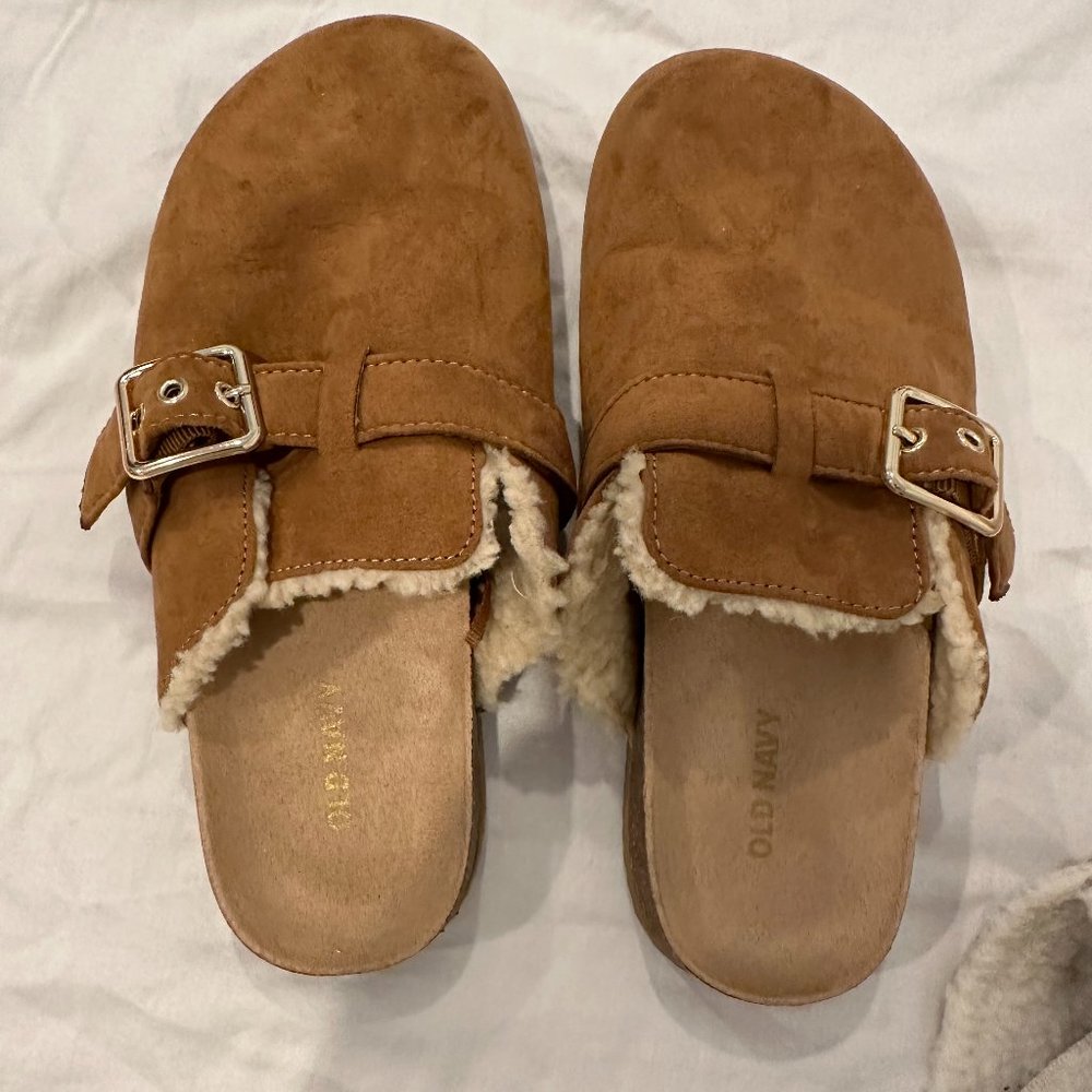 Old Navy Fur Lined Clogs